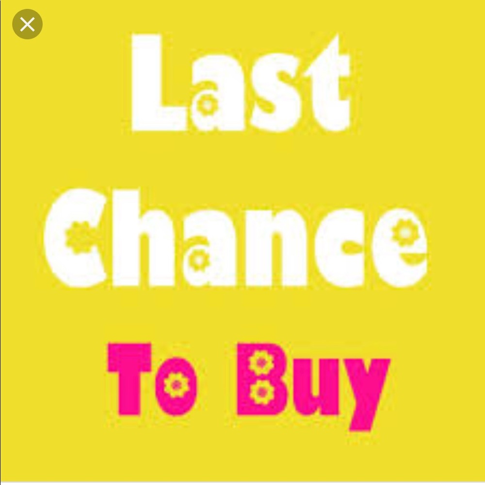 LAST CHANCE TO BUY!!! MAKE OFFERS OR BUNDLE TO SAV